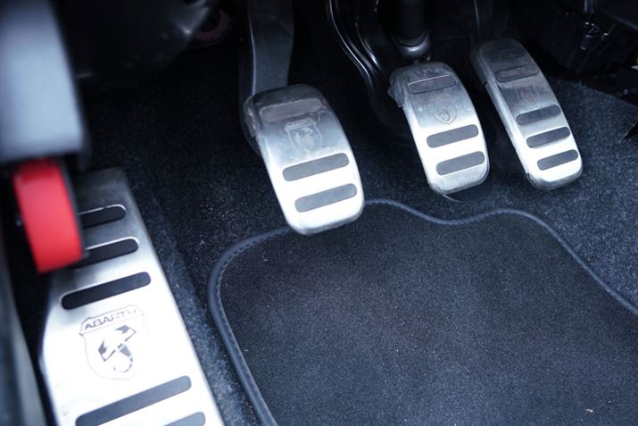 u[L̃Rg[ƃGW̔̂Łuq[EAhEgDv₷y_