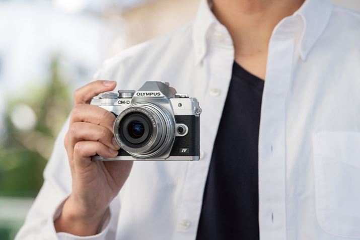 ̃t@bVɍJT̂iIт̃|CgɂȂ܂i摜̃JOMfW^\[VÝuOM-D E-M10 Mark IVvj