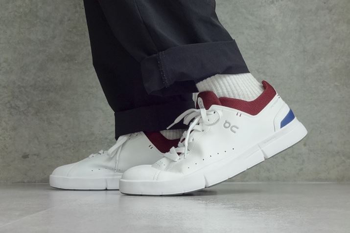 Ȃ₩ȃr[KU[Ƒݍނ悤ȃCjÕRrl[VŁA܂Ń\bNX̂悤ȃtBbeBO