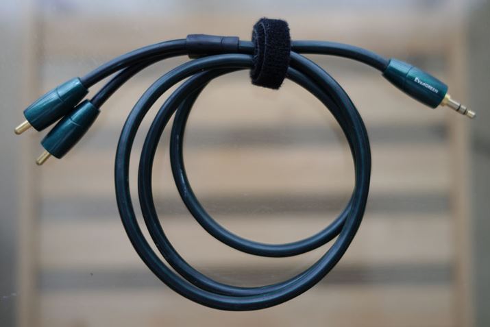 BluetoothV[o[3.5mmo͂ŁA莝̃I[fBI@푤RCA[qĂƂꍇ́AϊP[upĐڑ悤