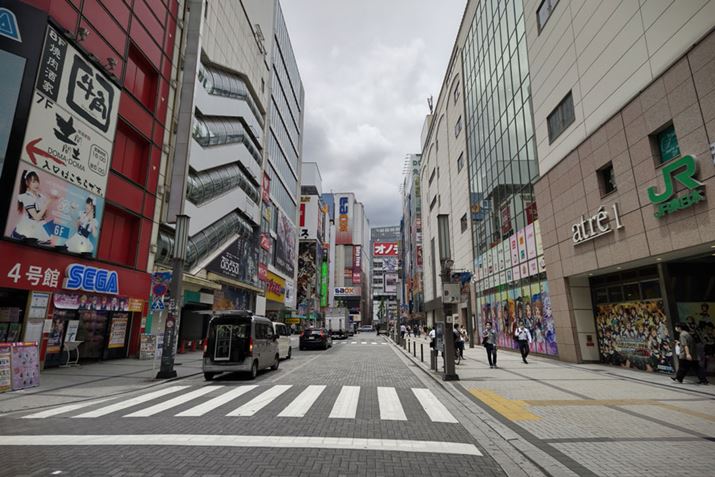 HtwO̗lqBC[WZT[{̉pł19mm͂Ȃ̍LpAɒ[Ȃ䂪݂͌ȂB掿ӂ܂ŔrIψŁAX}[gtHp̃JƂĂ͂Ȃ荂i