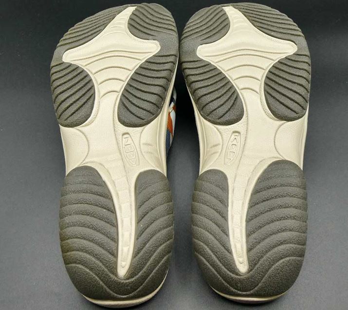 ObvɂꂽAEg\[ŁAł邱Ƃ܂B̎ʐ^T_Ƃ͎vȂ