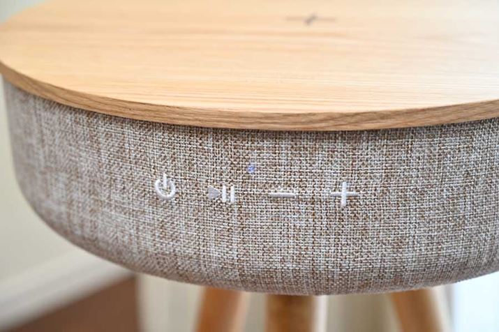 tgɂ͓d{[Ƃe푀L[ԁBXe[^X󋵂mFłLEDCWP[^[ł邾ڗȂ悤Ƀt@ubNfނ̓ɔzuĂ