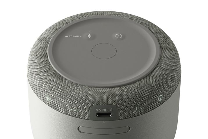 ʂBluetoothyAO{^Ȃǂ𓋍ڂ