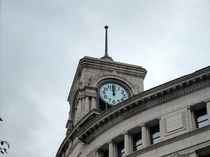 105mm̖]ŎBeBfBe[NbLʂAڂ₯ȂǂȂB16mm105mmƑIׂœ_̕L߁AقƂǃJp@̂悤Ɏg