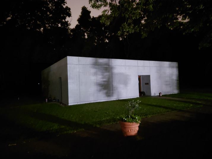 ÂԂł̔pقLpJŎBeB1/1.7^唻ZT[𓋍ڂLpJ́Aʂ𑽂荞݂₷߁AƓxBeɋA莝łԂ}Beł