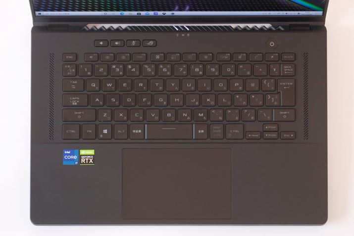 L[sb`͎Ŗ19mmAL[Xg[N1.7mmƕWIBFnL[4؂łXy[X݂ȂǁAfXNgbvpL[{[hӎʂBЂ̃Q[~Om[gp\Rł͂Ȃ݂́AʒA}CÑItAuArmoury CratevĂяo{^Ƃ4̃zbgL[