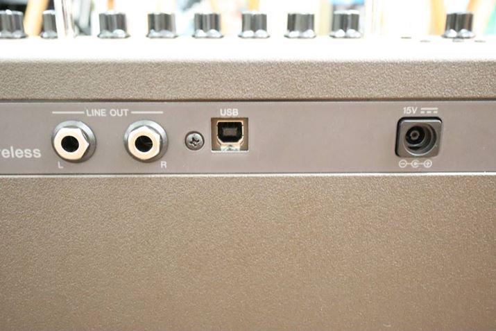 wʂLINE OUTڂĂ܂̂ŁA傫ȉłPA@ɐڑTHR30IIA Wirelessŉt\ł