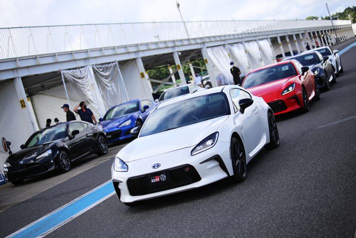 ̎ł́AV^݂̂Ȃ炸]^́u86vƁuBRZv悷邱ƂłBO̎ԗV^ŁA]^f