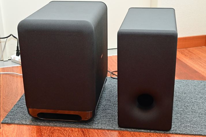 pbVuWG[^[̃TuE[n[uSA-SW5viʐ^jƃoXt̃TuE[n[uSA-SW3viʐ^Ej