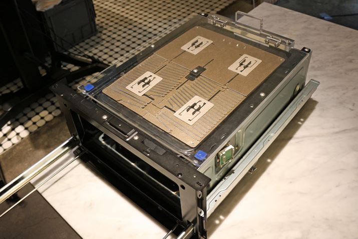 Η͂ōׂx䂪łʂIHq[^[ƁAVʂ̕ʃq[^[̉ԌʂŁA㉺pbƏĂグ܂ʐ^͑OfiYV[Yj