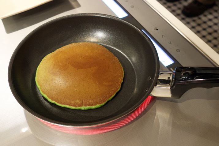 ȏĂFłBzbgP[LƂĂ͔ZĂFłAĂ̂́uǂĂpP[LvBǂĂۂĂFɂȂ悤ɁA݂ƃn`~cƂF̂₷nɍ܂Ă܂