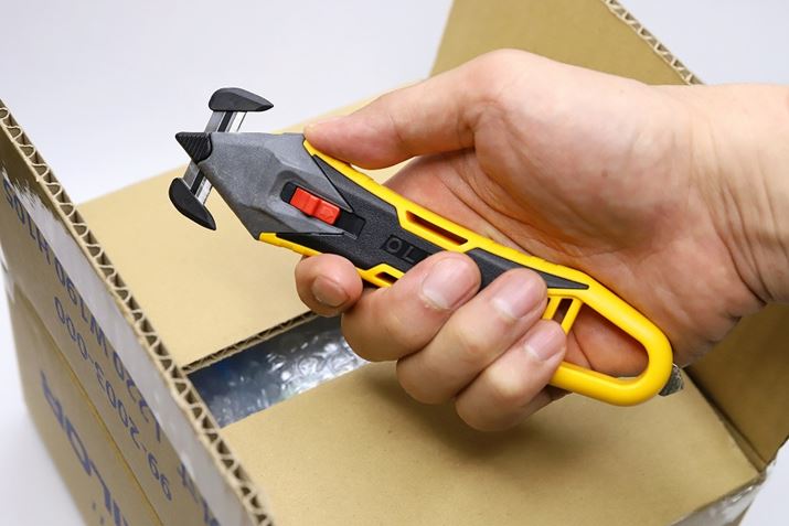 ƂԂɁAƊBꂭ炢̃TCỸ_{[ȂA10bxŊJł܂