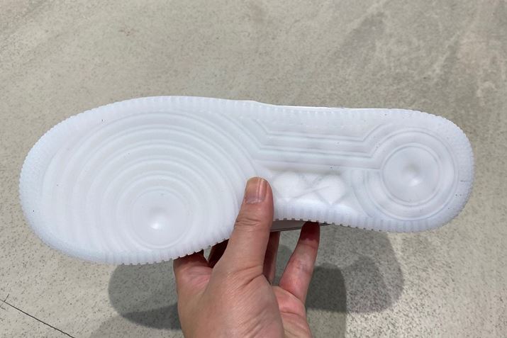 NAȑfނgAEg\[ɂ́AヂfςȂgbhp^[̗pBOƌ㑫ɉ~`̃s{bg|CgɂA]₷̂ł