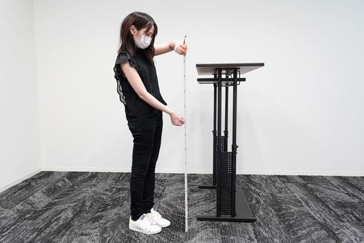 pł́AŒ117.5cm܂ŃfXNL΂܂