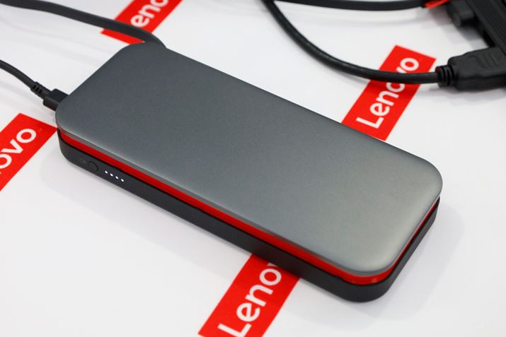 Lenovo Go USB Type-C �m�[�g�u�b�N�p���[�o���N 20000mAh�BUSB Type-C�P�[�u���̒�����435mm�ƒ���