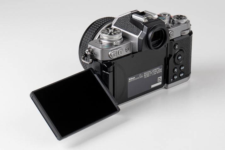 NAŎRȌEVF𓋍ځBtj^[͉J̃oAOtBZV[Y͈тă`gtj^[̗pĂAZ fcł̓oAOtƂȂĂ