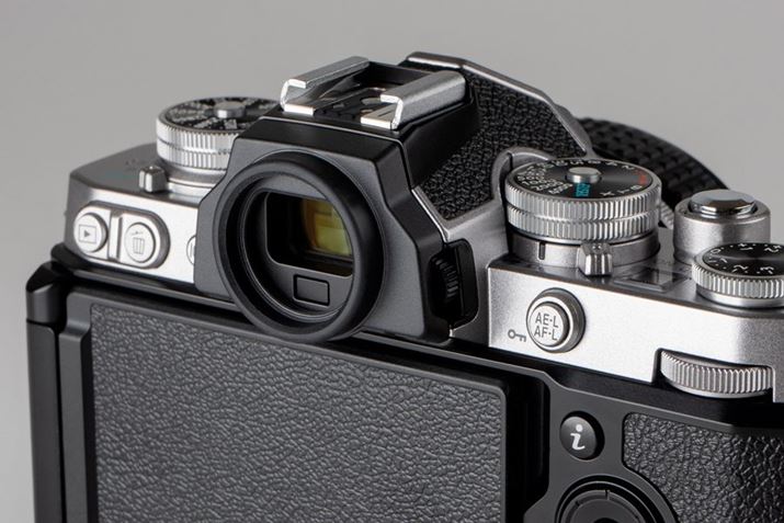 ACs[X̌`͓`IȊی`BȂAACs[XOƂ킩邪At@C_[̐ڊᕔ̂ZV[Y̑fƓp`ɂȂĂ