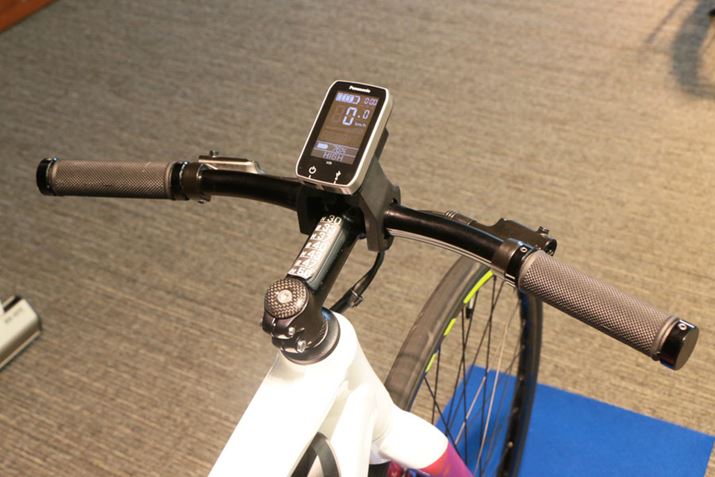 nh̓x[XԂ110mmႢʒuɐݒBnhAOɃxhipȁj`ƂȂĂ