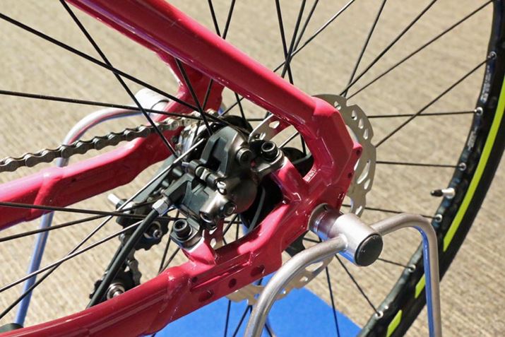 ̃u[LOɑΉ邽߁Au[L͑OƂfBXN𑕔