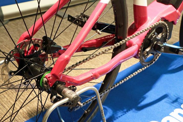 MA͕ϑ̂ȂVOXs[hB`F[𒣂邽߂̃eVi[ĂBtgMA41TAA12TŁAMA3.42ƍs肾