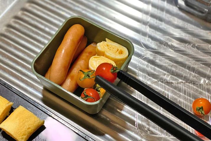 ��[�ɃM�U�M�U�̊���~�߉��H������Ă��čׂ�����Ƃ����₷���̂ŁA���ٓ����ɐH�ނ��l�߂�Ƃ��Ȃǂ��A�킴�킴�����Ɏ����ւ���K�v������܂���