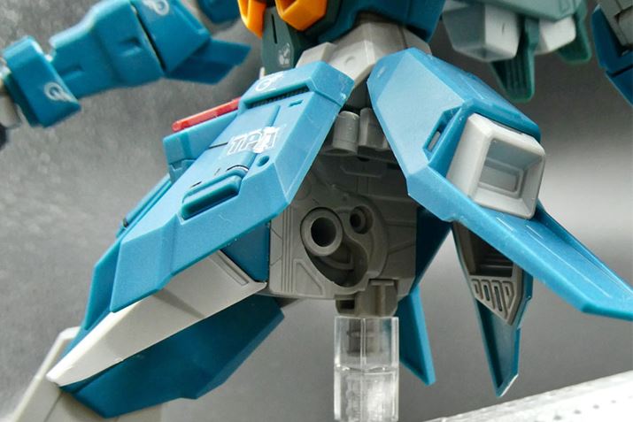 r̕t͏㉺ɉAA[}[̊ył܂