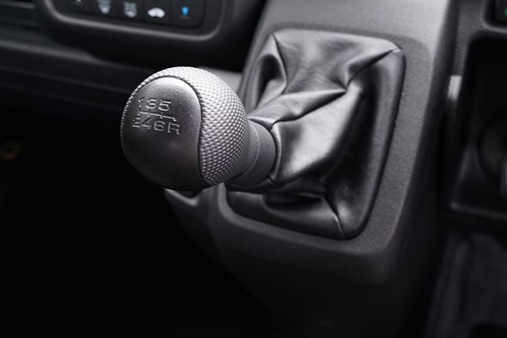 VtgtB[́Az_̌yԁuN-ONEvƔׂƂۂ艞ȂAĈ͂܂BXg[NʁAߓxƂMTD̃hCo[KbJ邱Ƃ͂Ȃł傤