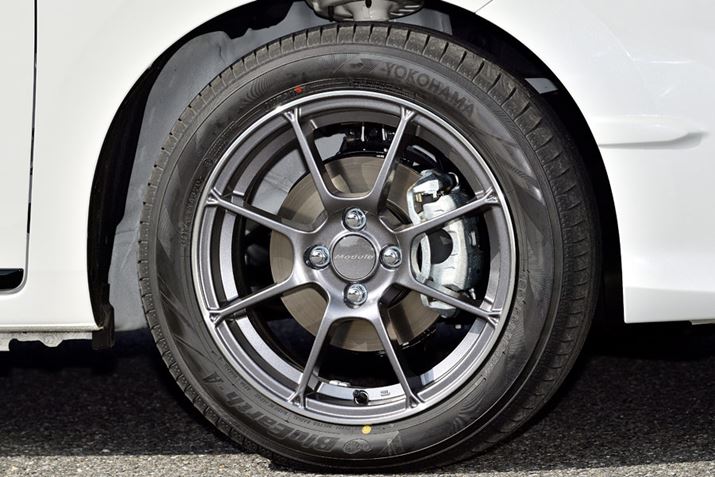 tBbg̃m[}ԂƂ̏dʔŃ}CiX30ĂAyʂȁupA~zC[vBx⍄oXȂǂɂĊJĂ