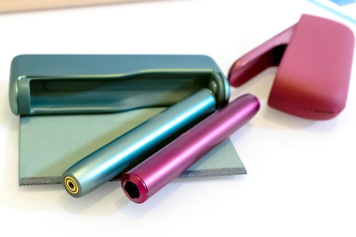 uACRX C} vCvƁuACRX C}v́uz_[v͋ʎdlŁAႢ́u|Pbg`[W[ṽfUĈ݁Bǂt[d́u|Pbg`[W[vŁA20񕪂̎gp\Bz_[̘Agp2