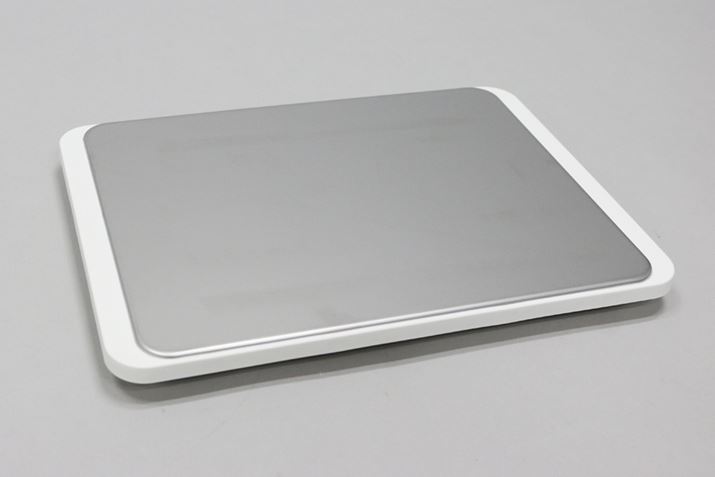 TCY302ij×219isj×25ijmmŁAdʂ͖1.2kgBF̃XeXŁAHi̔MA₽L[v܂BXeX̃TCY270ij×210isjmm