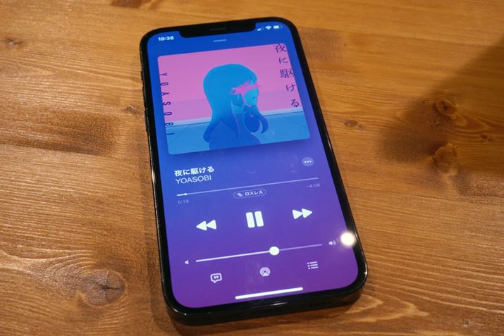iPhone̓Xs[J[łuXXI[fBIvĐĊy߂