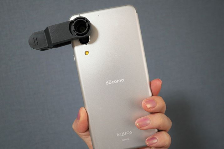 X}zA_v^[̓Nbv^ɂȂĂ̂ŁAP[XOX}[gtH̃Jɋނ悤ɃZbgBJAv𗧂グĂ܂