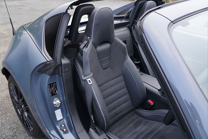 uRSvO[hɕW̃JАV[gBX|[cs̃T|[gAԉ^]̔J̏Ȃɂ͒]܂BV[gq[^[t