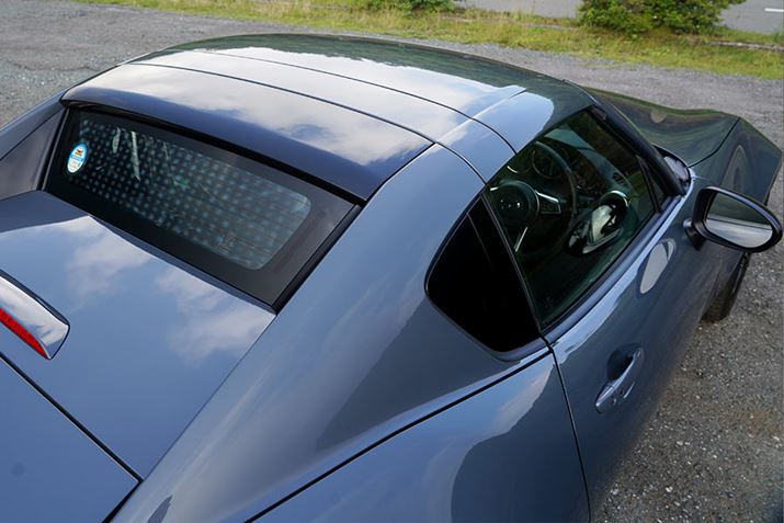 [tƂقڊȃN[yfɁB{fB͂ɍ܂銴oł