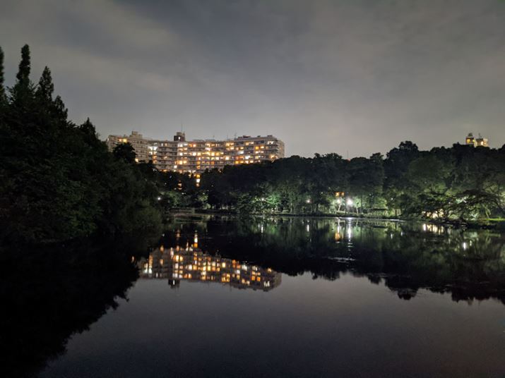 ui[hv̍BumCY}Aו܂Ŗ邢ʐ^B