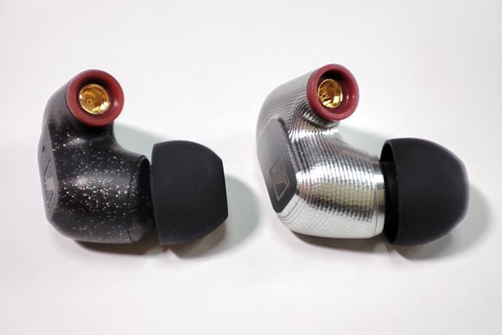 uIE 300v́uIE 900vCz{̂߁ÃTCYɍ킹ăC[s[X̃TCYʒuƒق낤