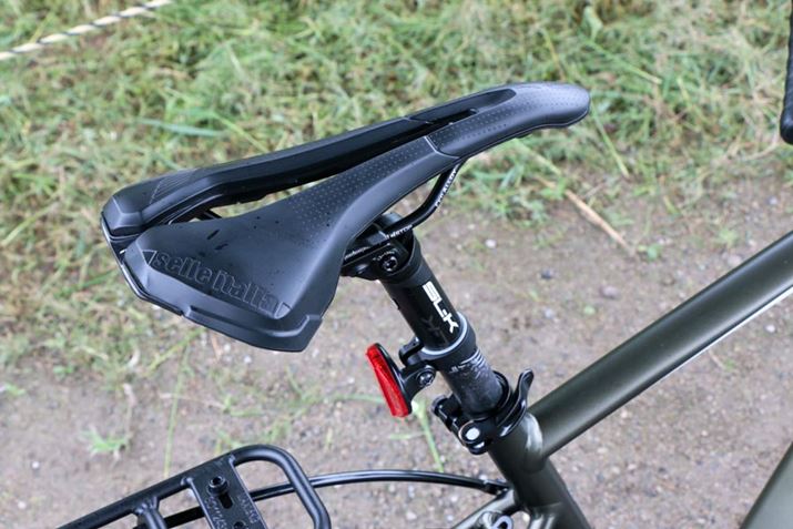 yʂƍՌz邽߂ɁAV[g|XgJ[{BTh͐^񒆂Ɍ󂢂^CvŌyASn͂ȂȂ