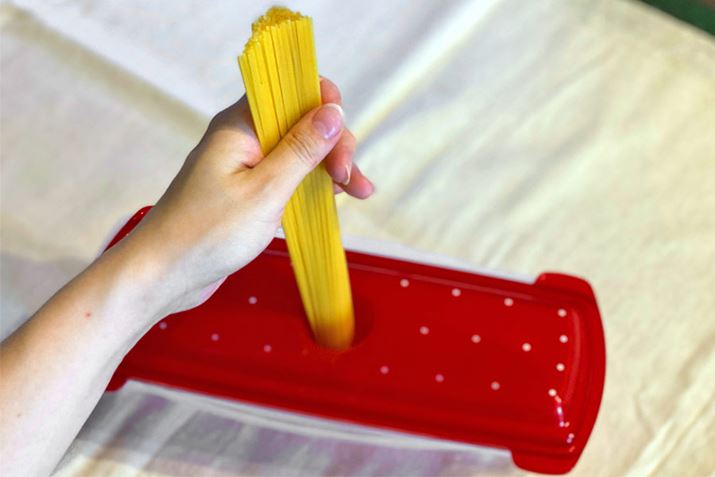 t^ЂԂĒ̌ɃpX^ƁA悻1lOi100gjv܂