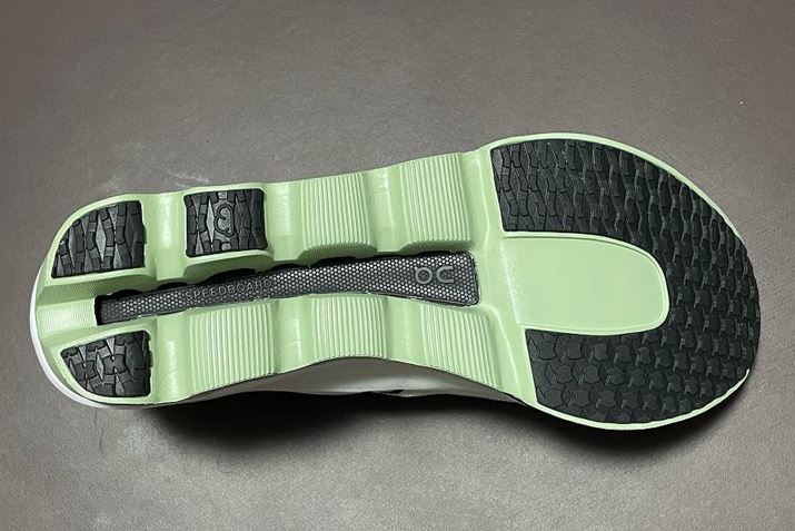 AEg\[ɂ́AڒnʐςLƎ`̃o[RpEh𓋍ڂĂAJVłObvmۂA߂ČIɑs邱Ƃ\