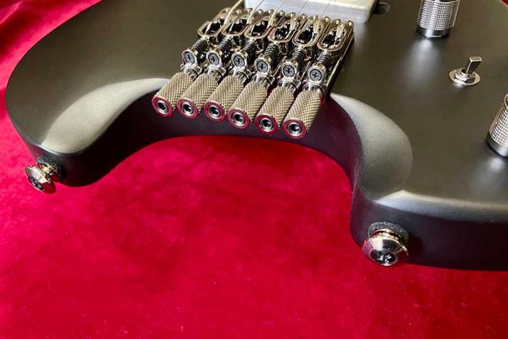 ubW̑_ȃJbg̓wbhXM^[ł͒