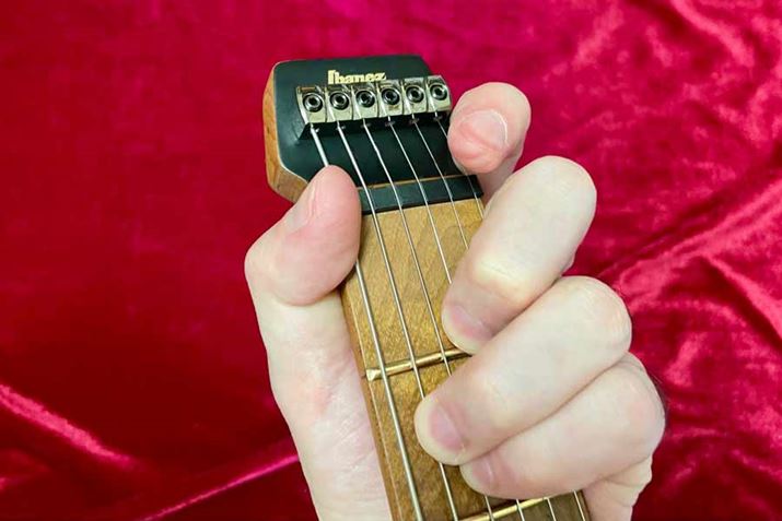 ɒ[ɌƂȊI Q Serieŝ́A1̍L[߂ɂȂǁAБ6AwbhۂdグĂ܂