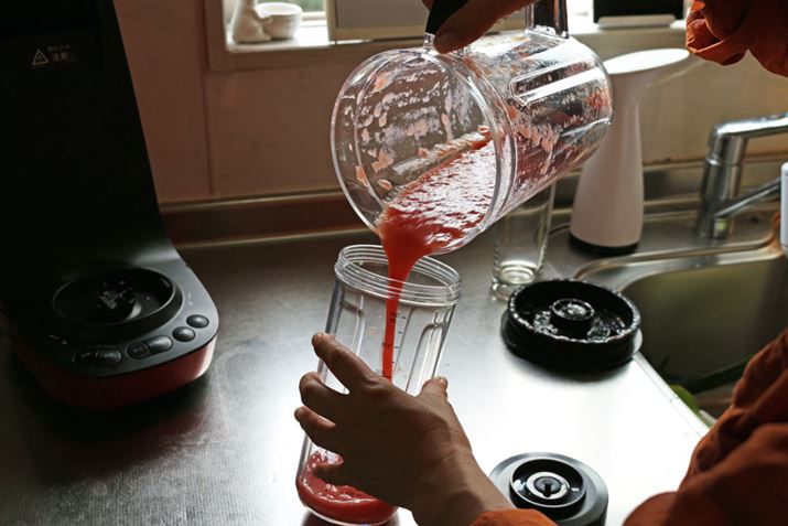 g͊ȒPBu^u_[vōO[X[W[ȂǂhN{gɓāAt^܂BȂ݂ɁAu^u_[v̗e̓KXł͂ȂȂ̂ŌyĒ₷