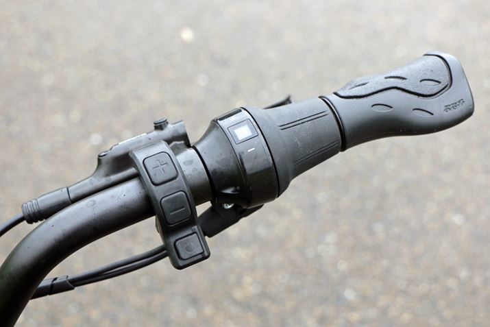 AVXg[h̐؂ւ͉E葤̃{^ōsBMA̕ϑ̓Obv]čs^Cv