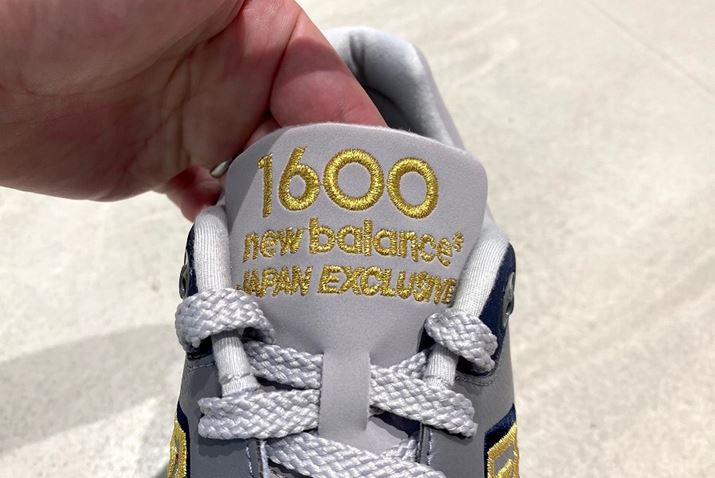 V[^xɂ́AuJAPAN EXCLUSIVEv̎hJŁAu{vەtĂ܂