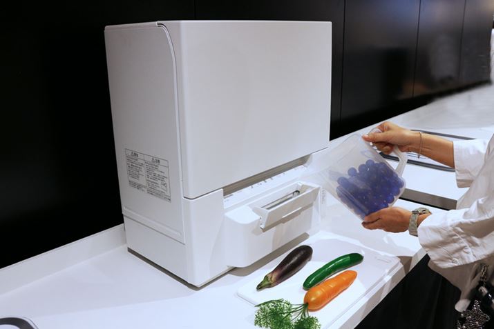 ^N͎gpۂɁAt̋JbvŋȂ΂Ȃ܂B^NH@̑͏㕔ɋ܂ANP-TSP1͋Nɍs悤ɉɔzuĂ܂