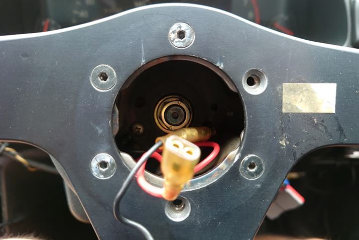 XoECvbTWRXi^j̃XeAOBŒ肷{g̈ʒuقȂ邽߁AuXeAO{XvƌĂ΂p[cʓrKvɂȂ܂̂łӂBXeAOŒ肷{g̈ʒu͎ԎɂĂ܂܂Ȃ̂ŁA܂͈Ԃ̎dlmF܂傤