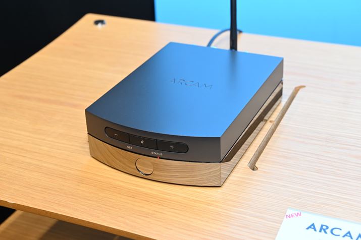 ЎŎグ邱Ƃł邭炢RpNgȃAvXg[~Ov[[uSolo Unov