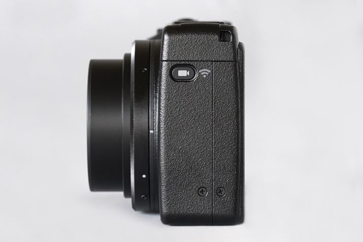 ʂɓ/{^𓋍ځB{^JX^}CYňႤ@\蓖Ă邱Ƃł