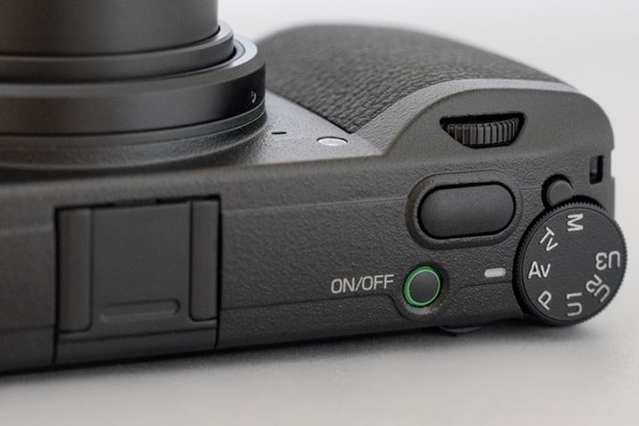 d{^͗ΐF̃vtBdĨv_Itɂ邱Ƃł